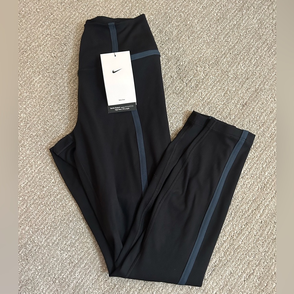 Nike High-waisted 7/8 Leggings Size Small